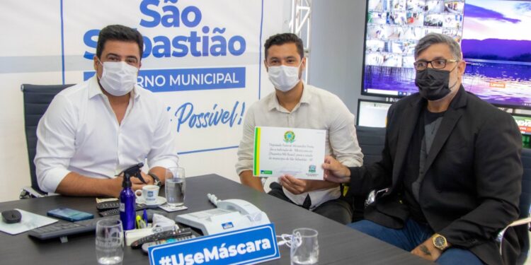 Prefeito de São Sebastião Felipe Augusto recebe emenda do deputado federal Alexandre Frota no valor de R$ 200 mil para a Saúde