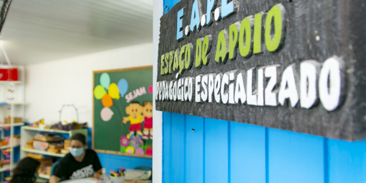 Prefeitura de São Sebastião convoca 114 professores de apoio à inclusão e outros profissionais aprovados em processo seletivo da Educação