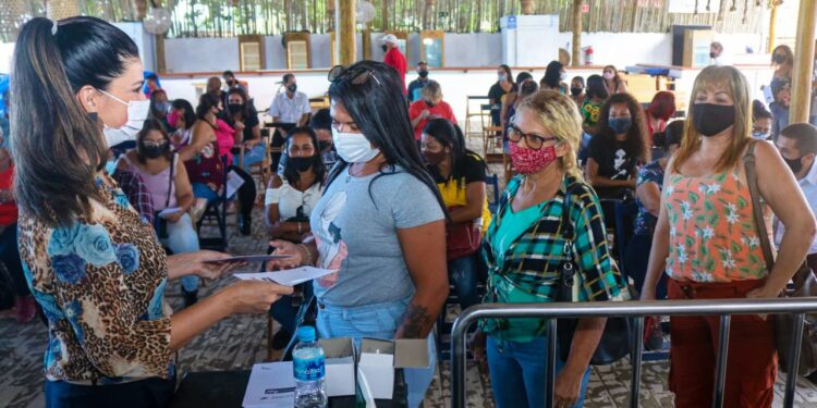 Profissionais do transporte escolar de São Sebastião participam de capacitação para a volta às aulas