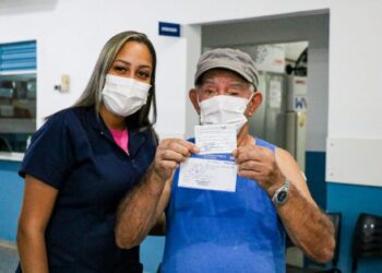 Domingou com Vacina dá início à imunização contra Influenza para pessoas com 80 anos ou mais