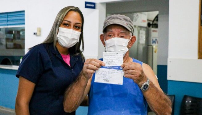 Domingou com Vacina dá início à imunização contra Influenza para pessoas com 80 anos ou mais