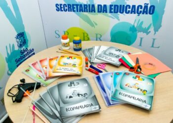 Prefeitura entrega mais de 7 mil livros de empreendedorismo a alunos da rede municipal do 1º ao 9º ano