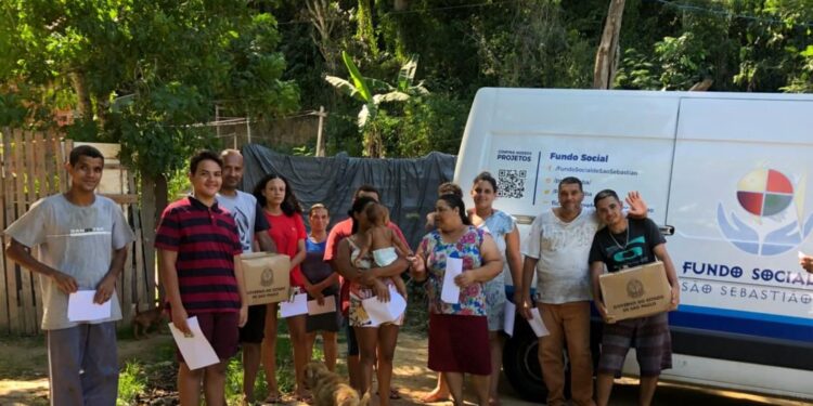 Fundo Social realiza entrega de cestas básicas nos bairros Varadouro e Enseada