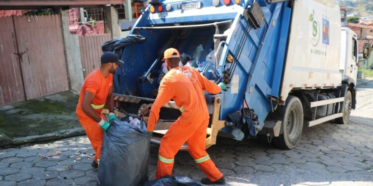 Serviço de coleta de resíduos volta à programação normal em São Sebastião, com o fim da temporada