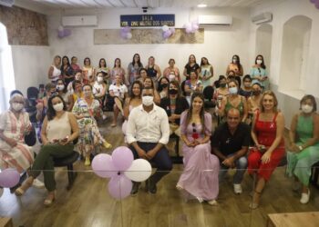 Dia da Mulher: Presidente Reis destaca luta e respeito às mulheres em café com servidoras da Câmara de São Sebastião