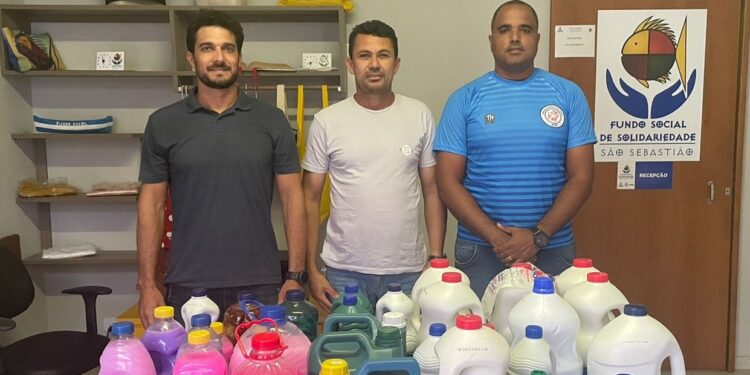 Fundo Social recebe doações de produtos de limpeza da Associação Esportiva do Litoral