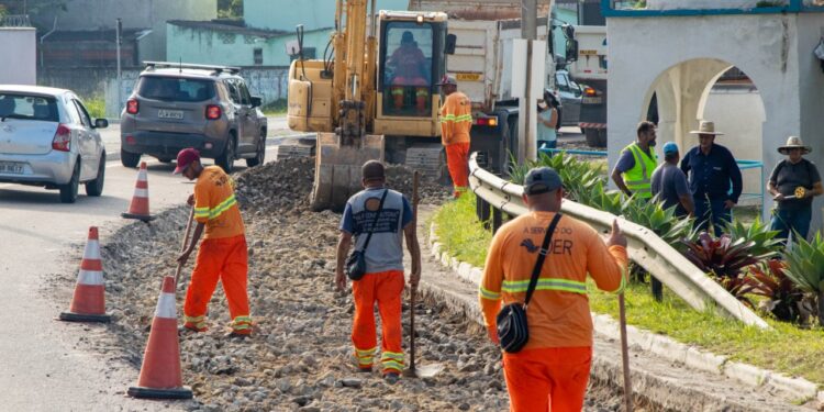 Prefeitura de São Sebastião pede atenção a motoristas quando transitarem pelo trecho da Costa Norte em recapeamento