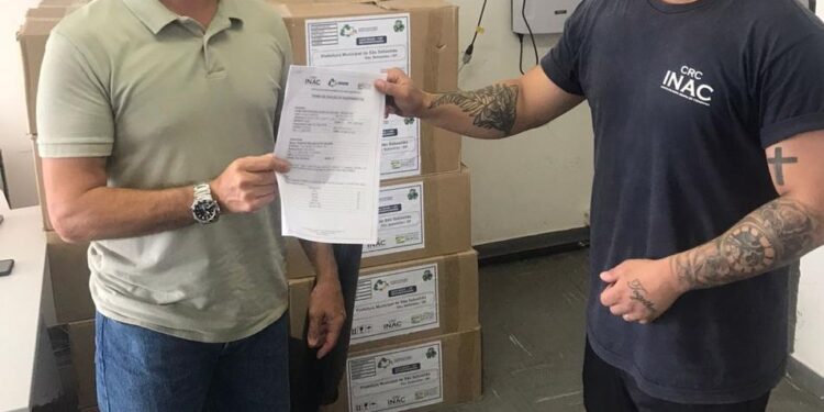 Prefeitura de São Sebastião recebe 20 computadores resultantes de convênio ambiental