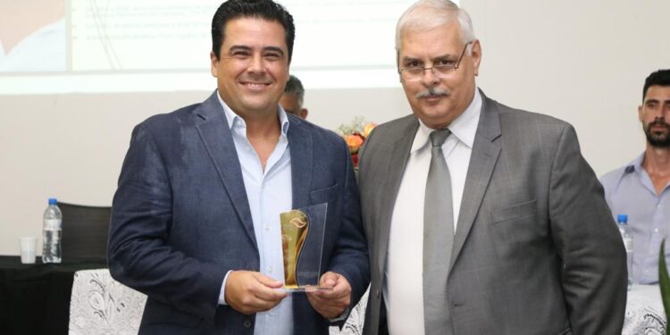 Prefeito Felipe Augusto recebe Prêmio Promotores de Desenvolvimento, do Fórum São Paulo