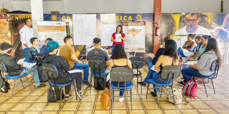 Prefeitura de São Sebastião capacita funcionários da Secretaria de Habitação e Regularização Fundiária em levantamento cadastral