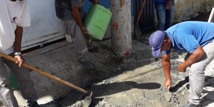 Praças do bairro Topolândia e região passam por trabalhos de manutenção urbana
