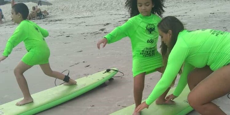 Referenciadas do CRAS Costa Norte participam de vivência aquática na Praia Juquehy