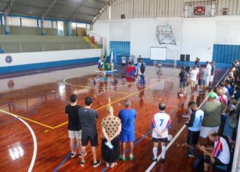 Prefeitura participa da cerimônia de entrega do piso esportivo do “Ginásio Álvaro Sebastião Moura – Neno” do Tebar Praia Clube