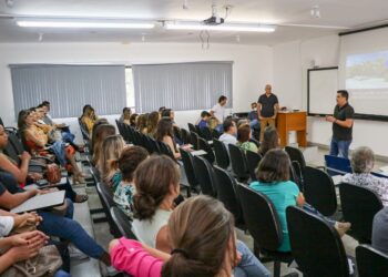 Prefeito Felipe Augusto participa de capacitação de profissionais para a “Campanha de Combate ao Câncer de Boca”