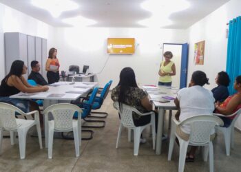 Prefeitura forma 50 alunos das primeiras turmas do curso ‘Descomplique’ de empreendedorismo