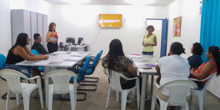 Prefeitura forma 50 alunos das primeiras turmas do curso ‘Descomplique’ de empreendedorismo