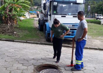 Prefeitura fiscaliza possíveis lançamentos irregulares de esgoto no bairro Cigarras