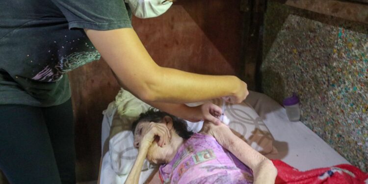 Prefeitura de São Sebastião leva atendimentos de saúde aos moradores da Ilha Montão de Trigo