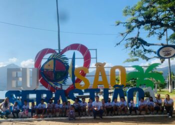 Crianças do Projeto Garoçá visitam Centro Histórico de São Sebastião