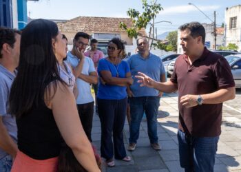 Prefeito de São Sebastião Felipe Augusto entrega veículo para o Centro de Incentivo ao Aleitamento Materno (CIAMA)