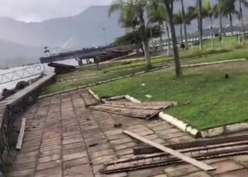 Prefeitura realiza reparos nos decks da orla da Rua da Praia