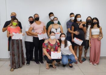 Concluintes do Curso de Gestantes e Casais Grávidos recebem certificados  