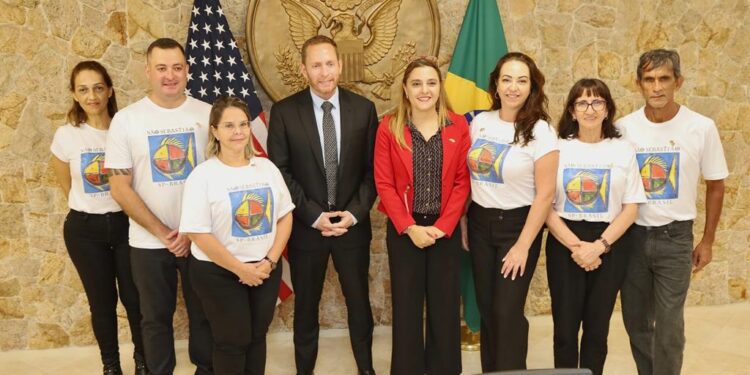Profissionais de Enfermagem que participarão de intercâmbio na Flórida são recebidos no Consulado Geral dos Estados Unidos em São Paulo