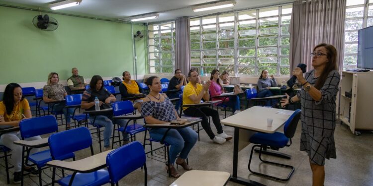 Servidores municipais de São Sebastião participam de aula inaugural da capacitação em Oratória   