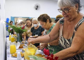 Idosas sebastianenses são homenageadas pelo Dia das Mães