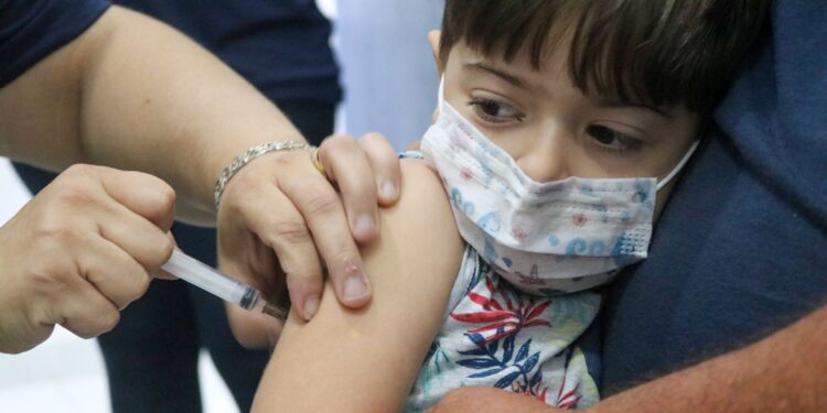 Dia D de vacinação contra gripe e sarampo tem mais de 2.600 doses aplicadas em São Sebastião