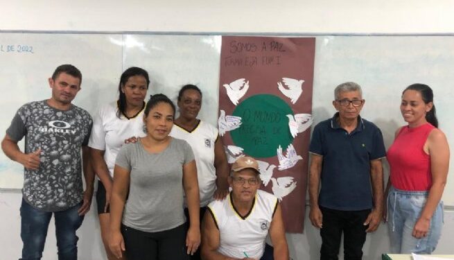 Alunos da Educação de Jovens e Adultos participam do projeto Caminhos da Paz em Boiçucanga