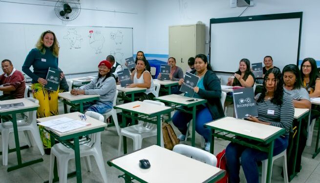 Prefeitura e Sebrae intensificam qualificação de alunos da Educação de Jovens e Adultos no município   
