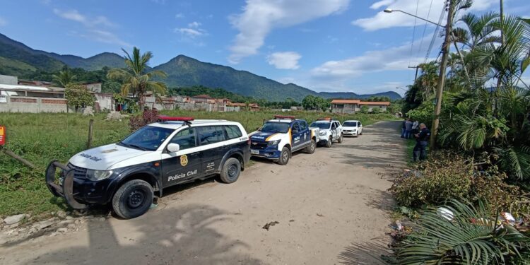 Operação integrada das polícias Municipal, Militar e Civil e da fiscalização da prefeitura impede invasão de área pública no Jaraguá