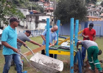 Parques infantis e áreas de lazer são revitalizados no bairro Topolândia e região