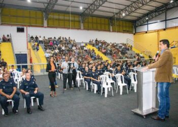 Prefeito Felipe Augusto participou da formatura da Guarda Mirim