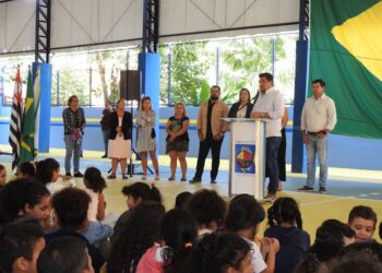 Prefeito Felipe Augusto entrega reforma e ampliação da EM Maria da Conceição de Deus Santos e da EMEI Cavalinho de Pau em Camburi