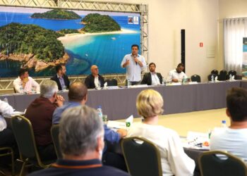  Prefeito Felipe Augusto propõe intercâmbio entre escolas dos municípios que integram a APRECESP