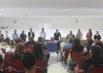 Profissionais são homenageados em evento em comemoração à Semana da Enfermagem