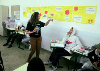 Projeto Papo Reto: Jovens Contra a Violência inicia programação na EM Prof.ª Cynthia Cliquet Luciano   