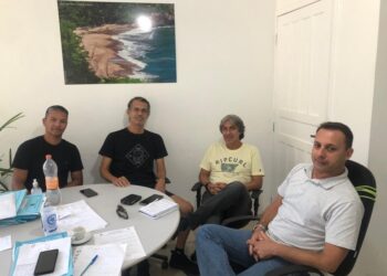 Governo Municipal e Associação de Surf de São Sebastião definem ações estratégicas para preservação ambiental durante campeonatos