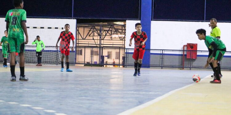 Prefeitura realiza na próxima quarta-feira (1º) as finais da Retomada Esportiva 2002 nas categorias 12,14 e 16