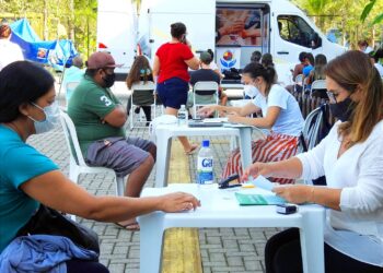Moradores da Vila Sahy recebem orientações de programas sociais