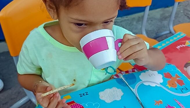 Creche Gabriel Almeida Teixeira Lobo realiza chá literário com foco no incentivo à leitura