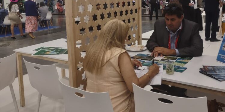 Prefeitura de São Sebastião marca presença em feira de turismo no Panamá