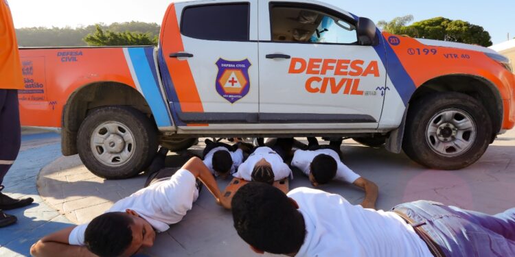 Defesa Civil oferece treinamento para formação de guardas mirins   