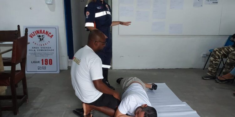 Moradores de Barequeçaba participam de capacitação em Primeiros Socorros do Projeto SAMU Cidadão   