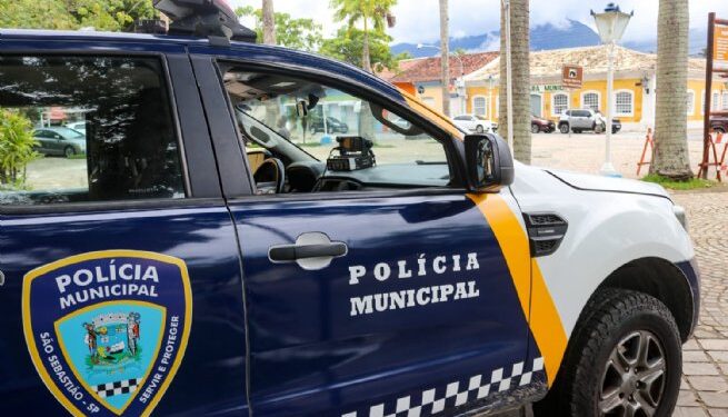 Polícia Municipal prende homem com identidade falsa dentro de carro em nome de procurado   
