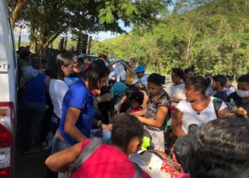 Varal Solidário distribui mais de 850 donativos a comunidades da Costa Sul