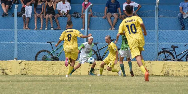 Escolas esportivas de Ilhabela participam do 64º Jogos Regionais