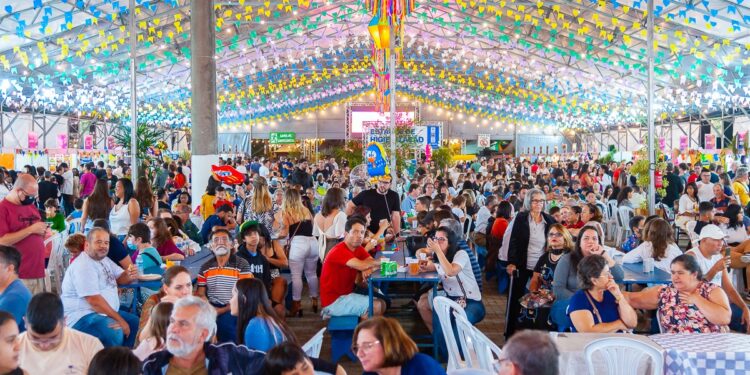 Arraiá Caiçara de São Sebastião reúne grande público e é sucesso de vendas